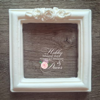 Resin embellishments  - Рамка квадратная Розы 8,3 см пластик